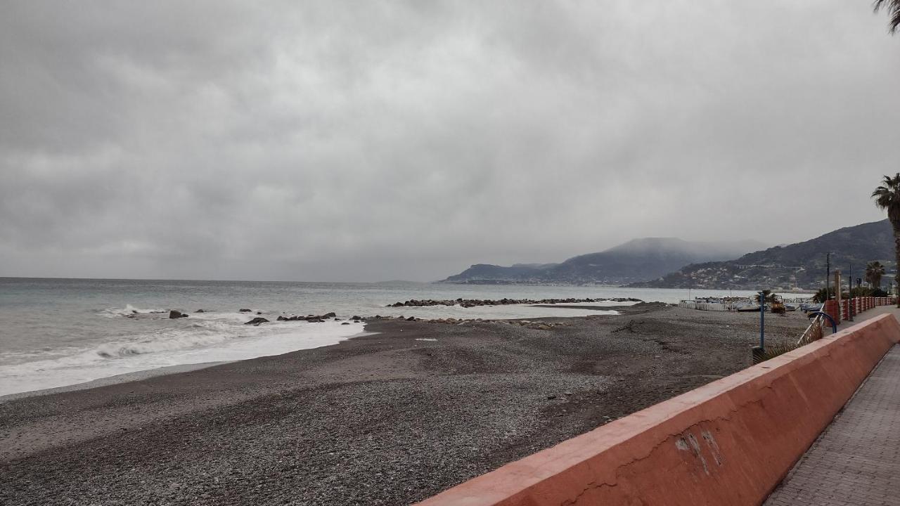 Appartamento Mama Monolocale Terrazzo Vista Mare Ventimiglia Exteriör bild